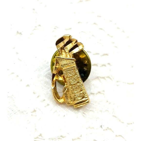 Tie Tack Pin Lapel Pin Golf Bag and Clubs Gold-Tone - Picture 1 of 5